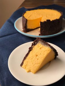 pumpkin cheesecake with chocolate crust