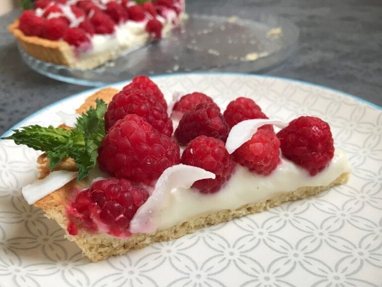 Yellow Raspberry Tart Coconut Raspberry Tart | YellowMixer.com Baking Blog
